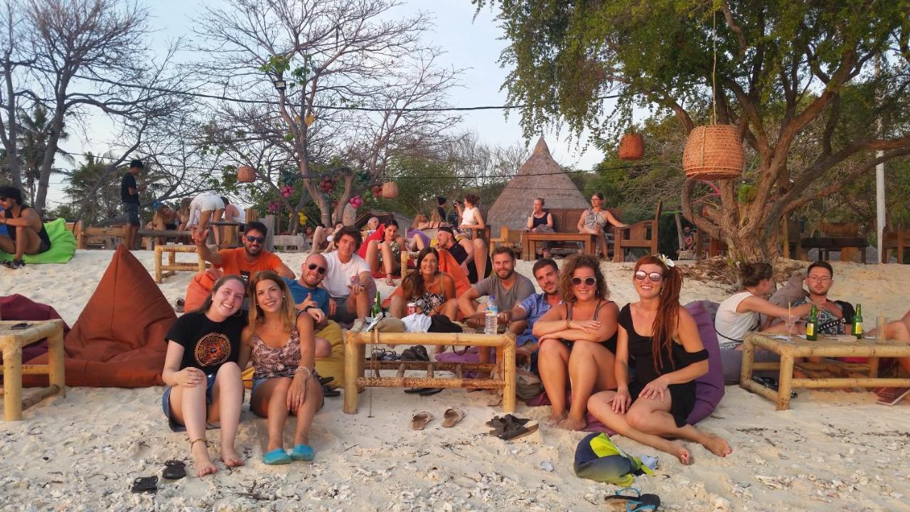 Hostel La Favela Gili Trawangan Exterior foto
